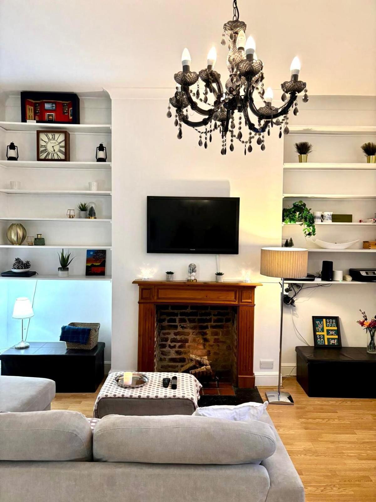 Beautiful 2 Bed In Queens Park, Londres