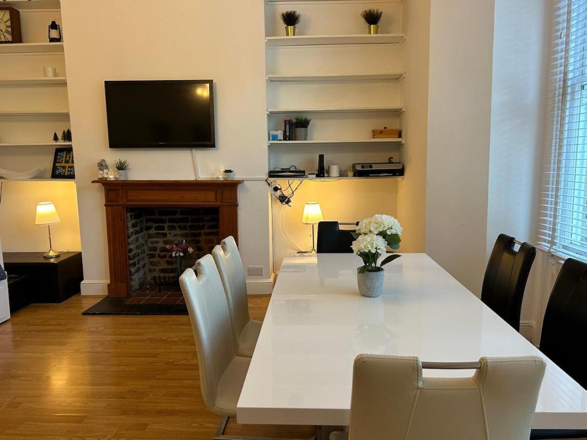 Beautiful 2 Bed In Queens Park, Appartement Londen